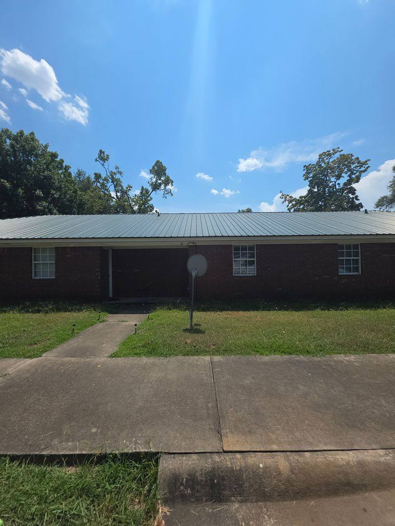 Apartment for rent at 200 E K St A-E, Russellville, AR 72801