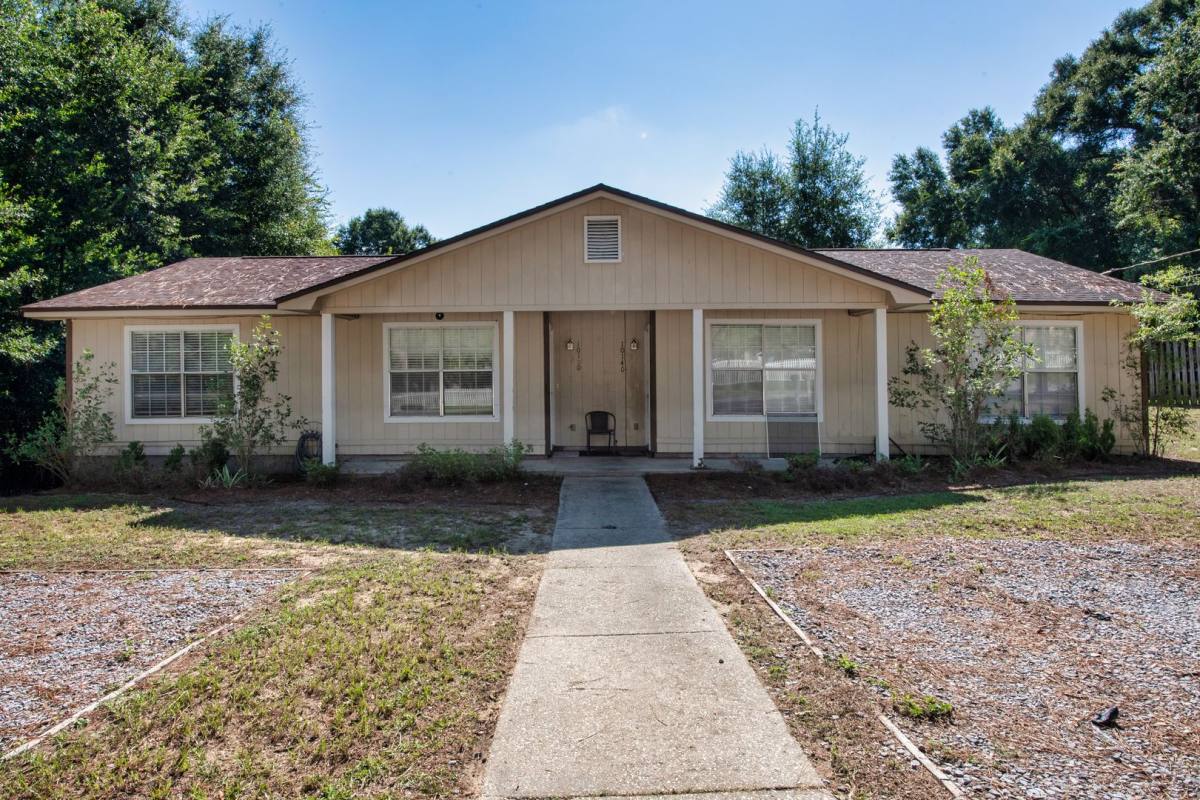 Townhouse for rent at 10150 Guidy Lane, Pensacola, FL 32514