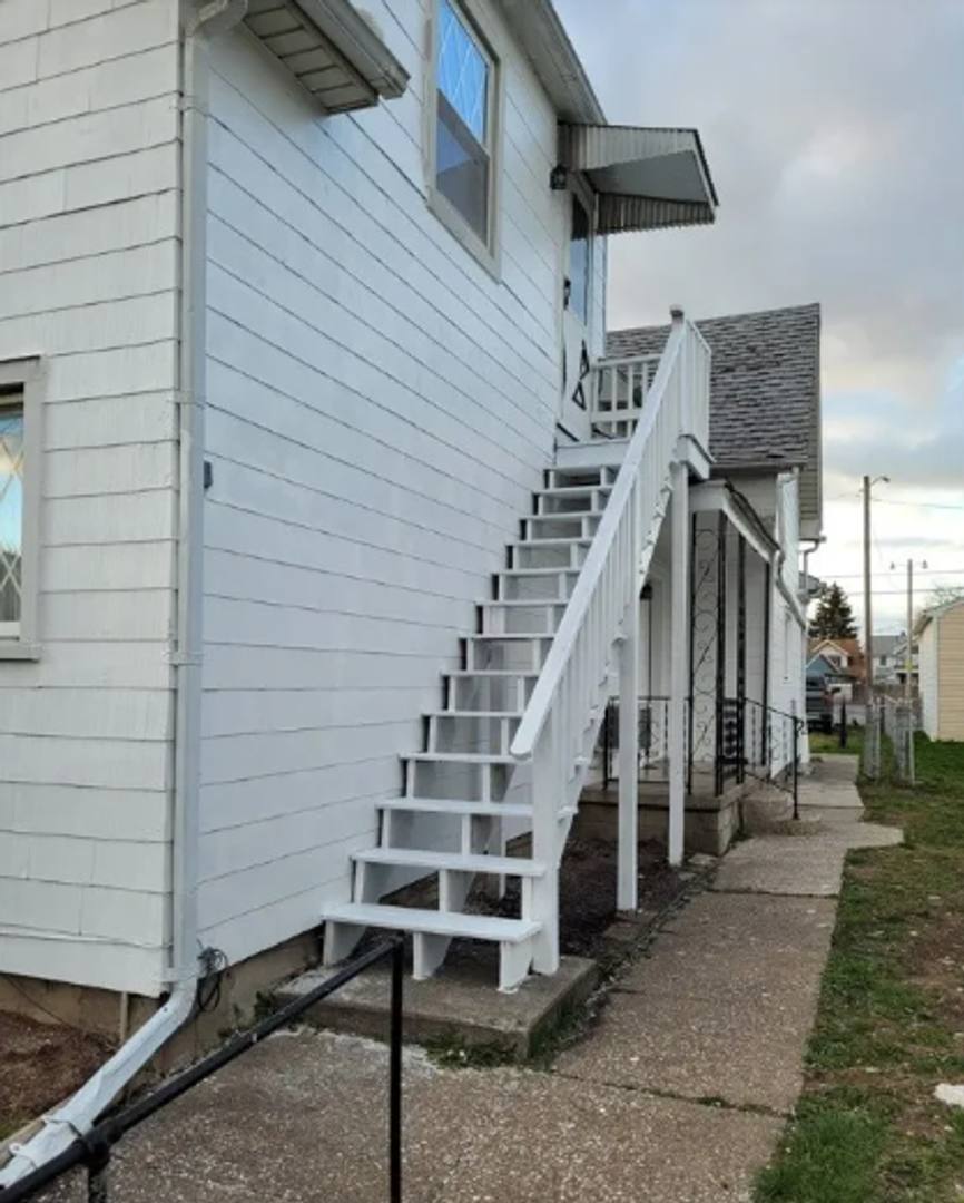 Apartment for rent at 621 Nevada St, Toledo, OH 43605