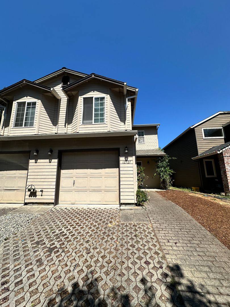 Apartment for rent at 12725 & 12727 SE Lydia Court, Portland, OR 97236
