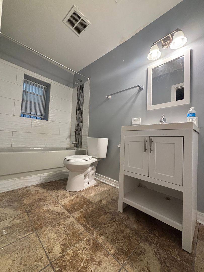 Apartment for rent at 7419 S Colfax Ave, Chicago, IL 60649