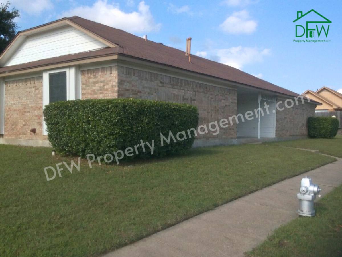 House for rent at 920 N Bryan Belt Line Rd, Mesquite, TX 75149