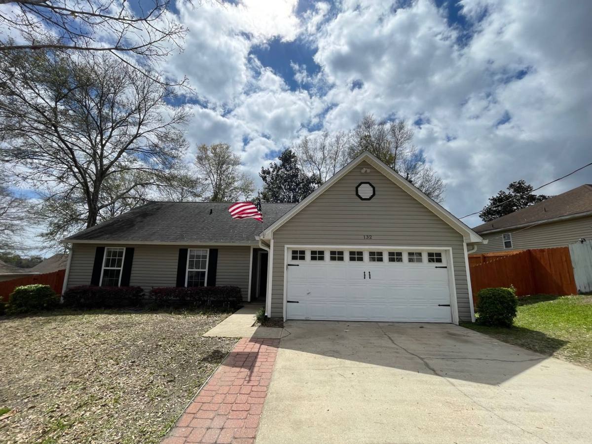 House for rent at 132 Menzel St, Valparaiso, FL 32580