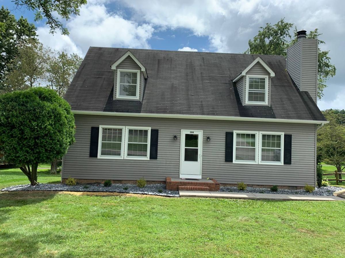 House for rent at 208 Woodbine Dr, Blacksburg, VA 24060