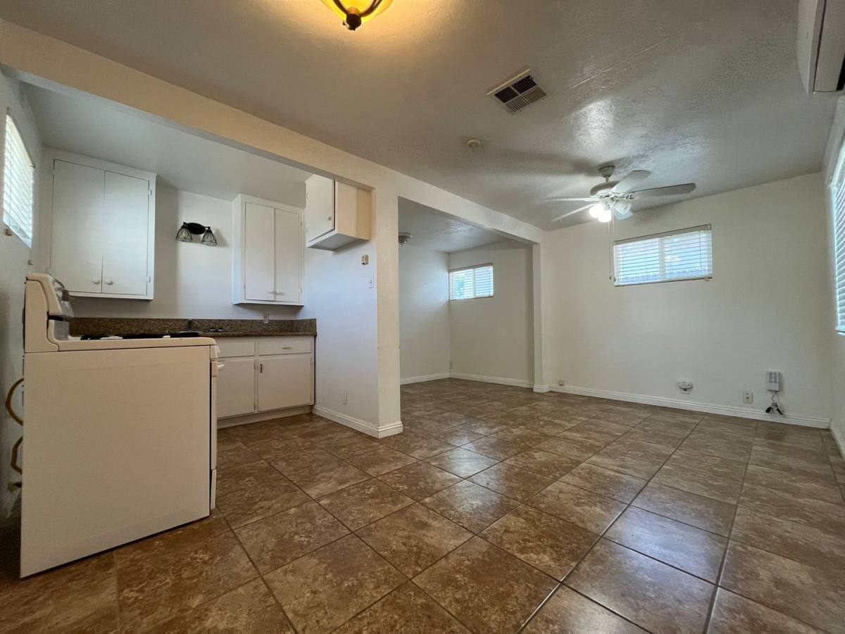 Apartment for rent at 2800 Peerless Ave, Bakersfield, CA 93308