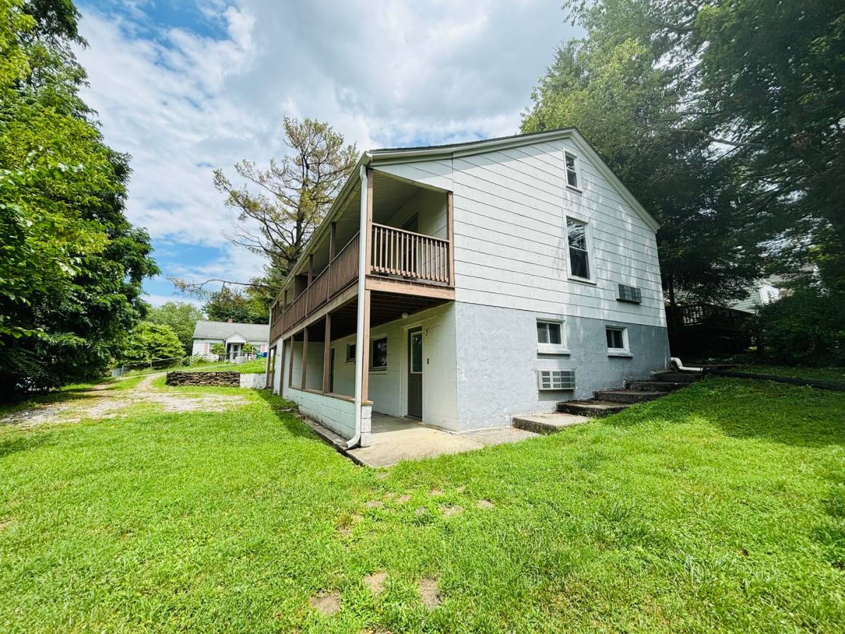 House for rent at 821-3 Montgomery St, Blacksburg, VA 24060