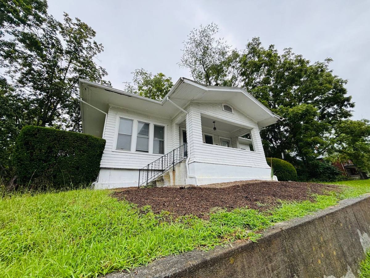 House for rent at 903 S Main St, Blacksburg, VA 24060
