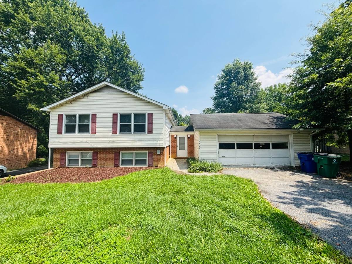 House for rent at 306 Woodbine Dr, Blacksburg, VA 24060
