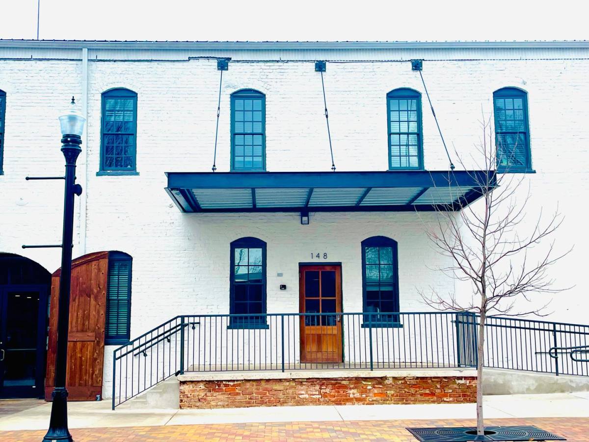 Apartment for rent at 140 E Washington St, Madison, GA 30650
