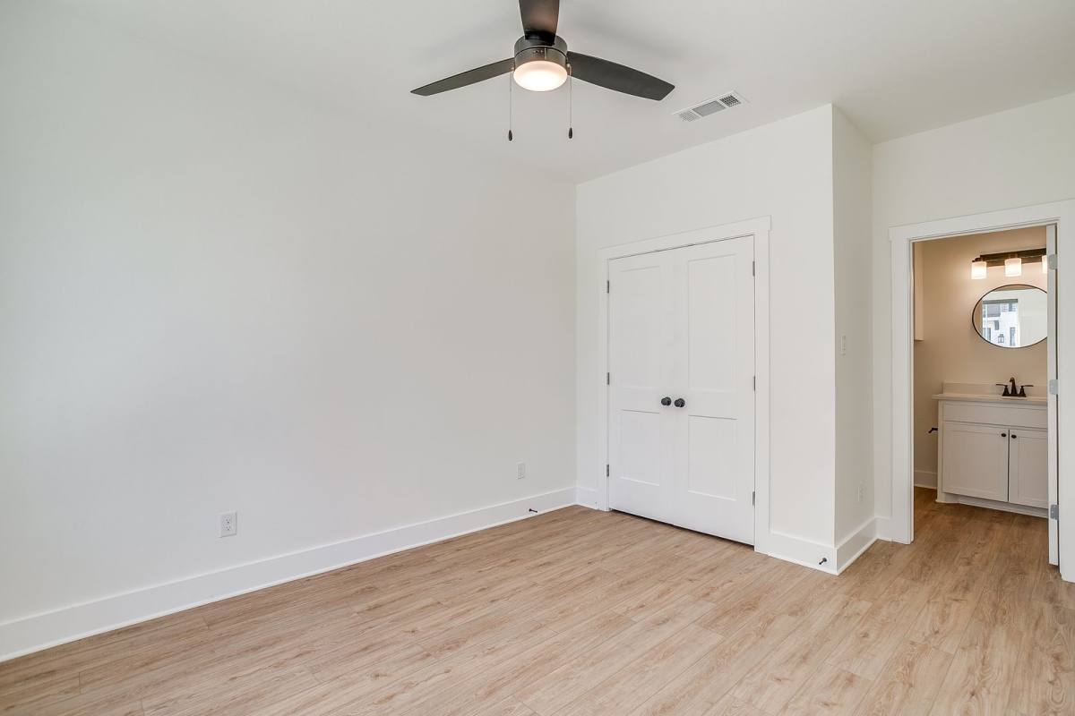 Apartment for rent at 2322 Benbrook Blvd, Fort Worth, TX 76110