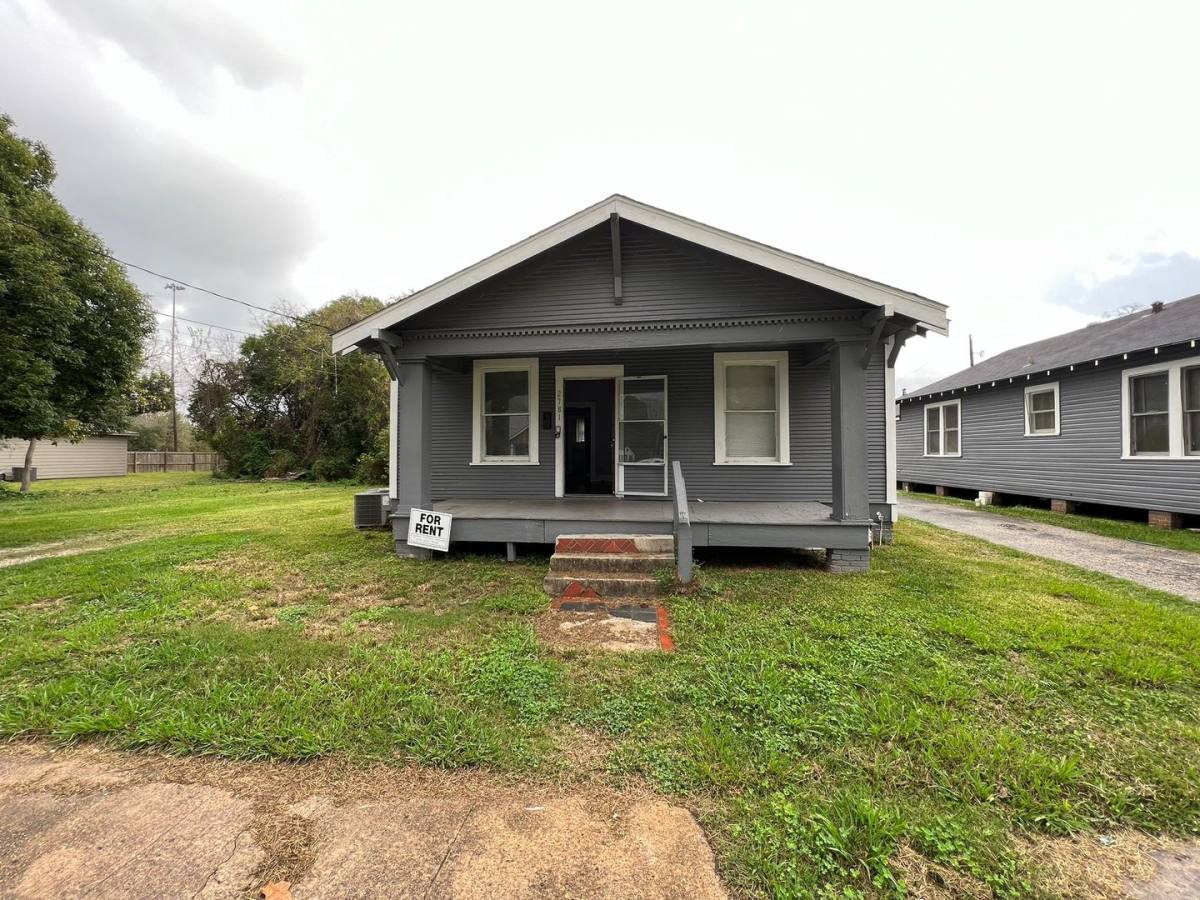 Apartment for rent at 2781 Sabine Pass Ave, Beaumont, TX 77701