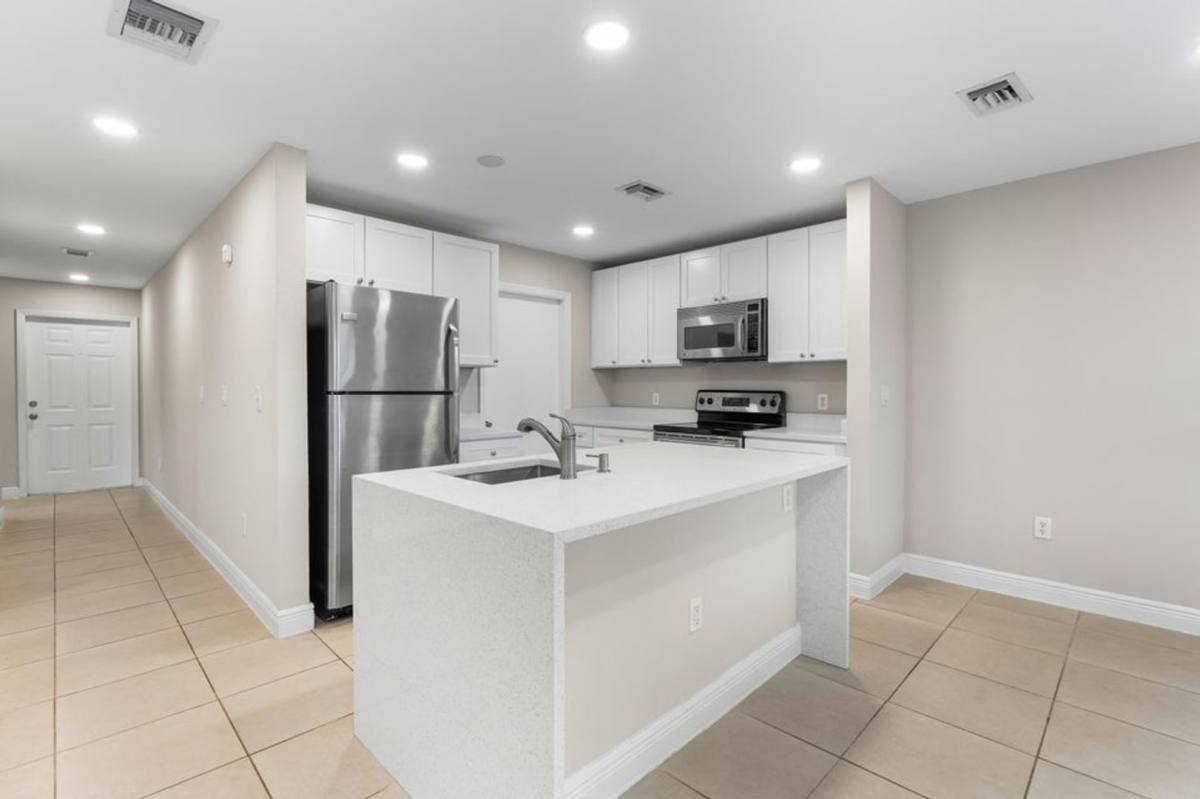 Townhouse for rent at 6639 Old Farm Trail, Boynton Beach, FL 33437