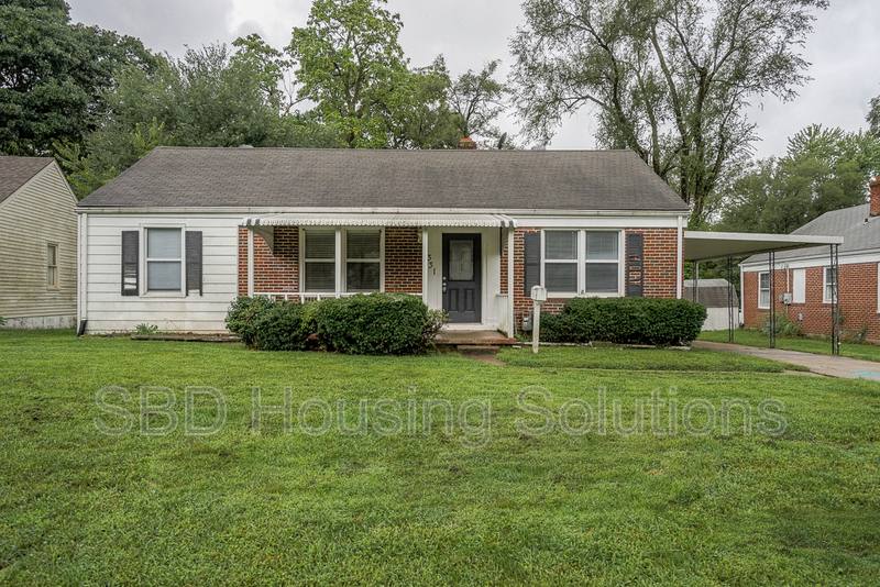 House for rent at 1331 W 30th St S, Independence, MO 64052