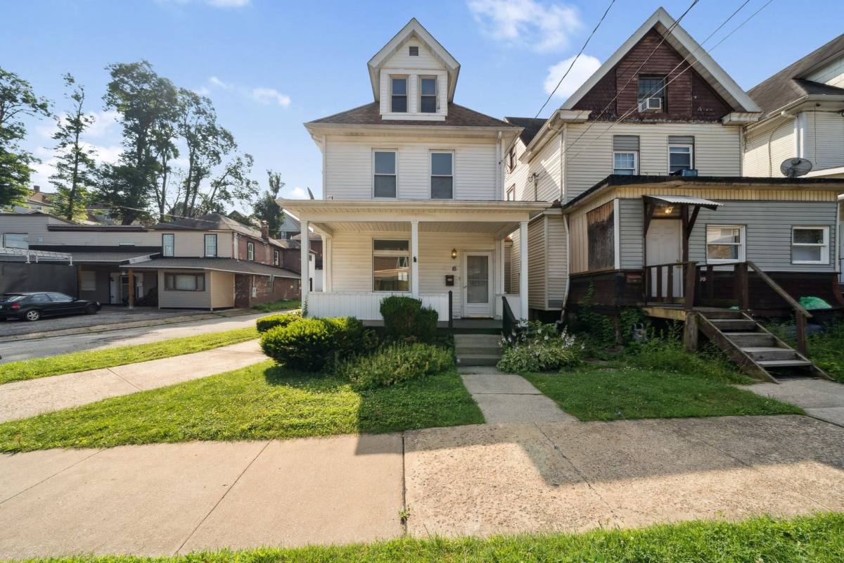 House for rent at 422 N 3rd St, Jeannette, PA 15644