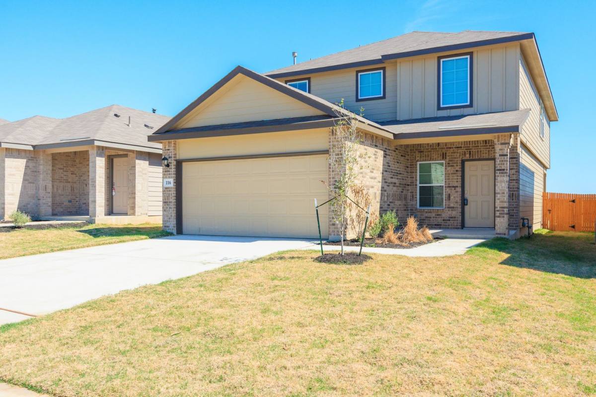 House for rent at 116 Honors St, Floresville, TX 78114