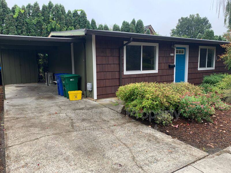 House for rent at 1012 NE Skidmore St, Portland, OR 97211