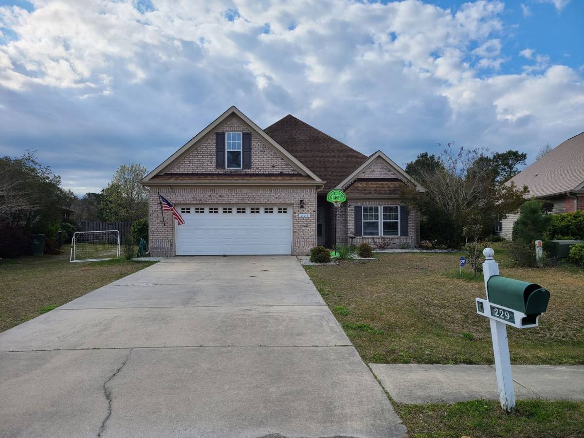 House for rent at 229 Silver Creek Loop, Sneads Ferry, NC 28460