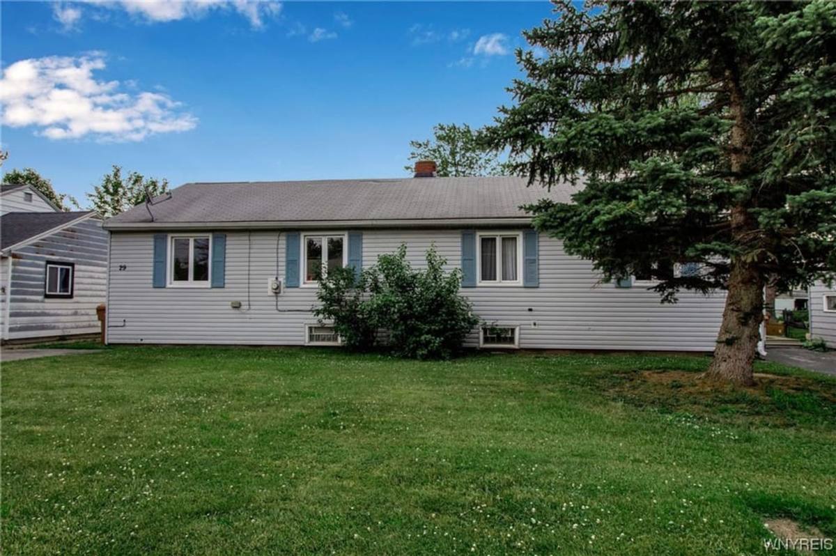 House for rent at 27 - 29 Kingswood Dr, Buffalo, NY 14225