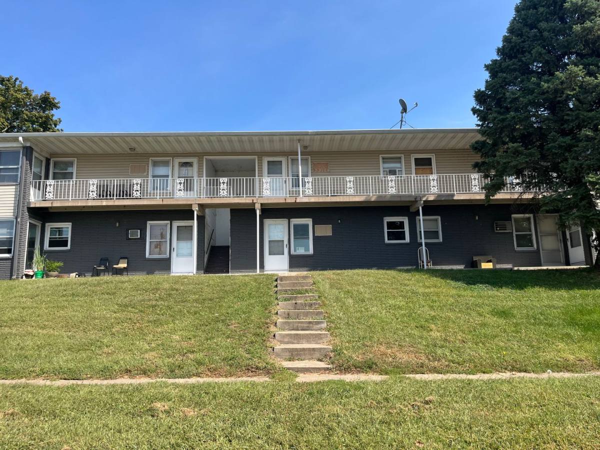Apartment for rent at 4601 4605 4611 4613 - 12th St, Rock Island, IL 61201