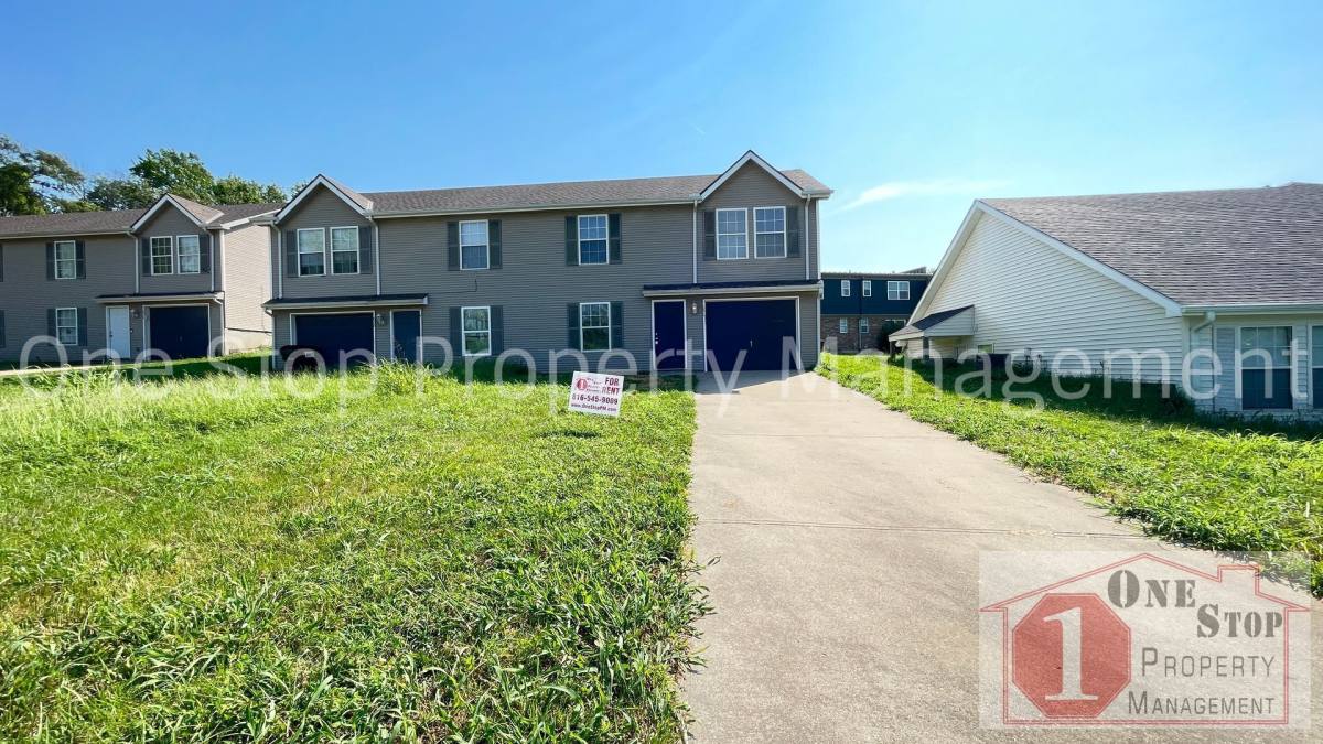 Townhouse for rent at 651 N Queen Ridge Court, Independence, MO 64056