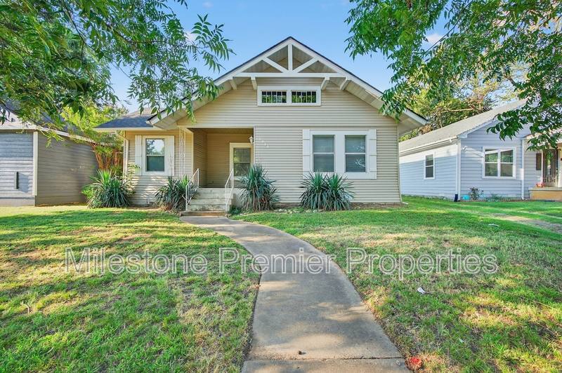 House for rent at 1014 W Walker St, Denison, TX 75020