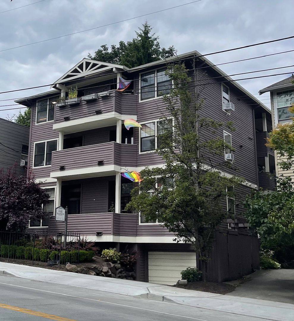 Apartment for rent at 2612 E Madison St, Seattle, WA 98112