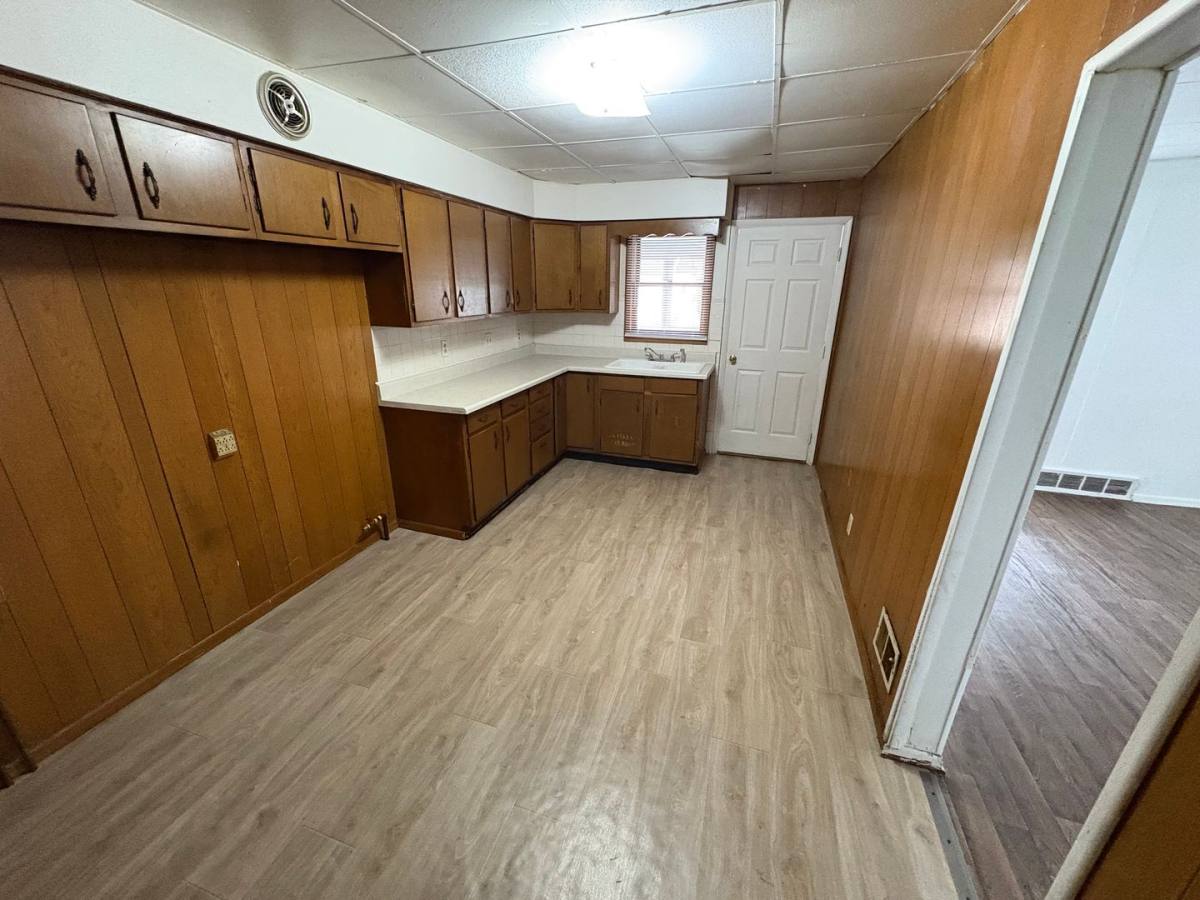 House for rent at 3142 Elm St, Toledo, OH 43608