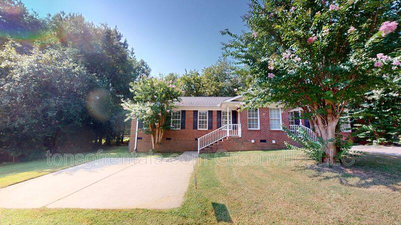 Apartment for rent at 863 McAbee Rd, Spartanburg, SC 29306