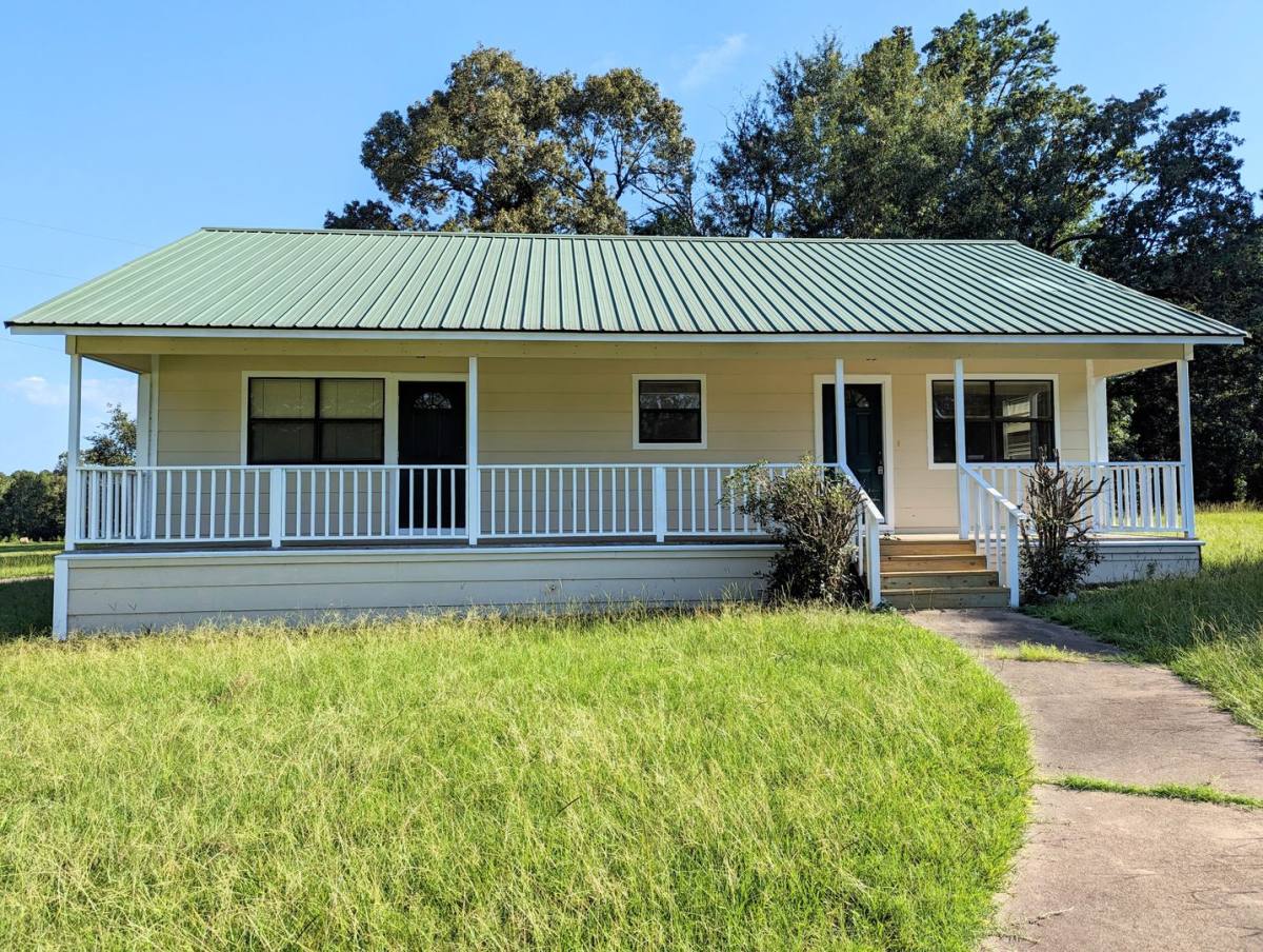 House for rent at 11821 W 7th St, Texarkana, TX 75501