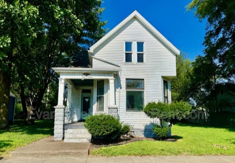 Apartment for rent at 1216 N Main St #A, Evansville, IN 47711