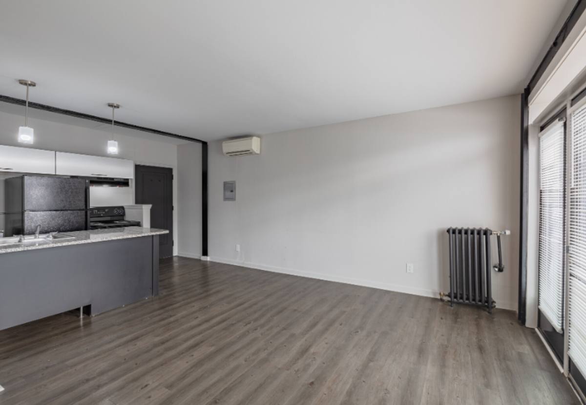 Apartment for rent at 310 W Sixth St, Royal Oak, MI 48067