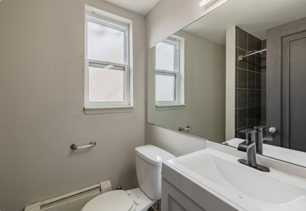 Apartment for rent at 310 W Sixth St, Royal Oak, MI 48067