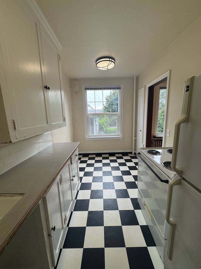 Apartment for rent at 531 Malden Ave E, Seattle, WA 98112