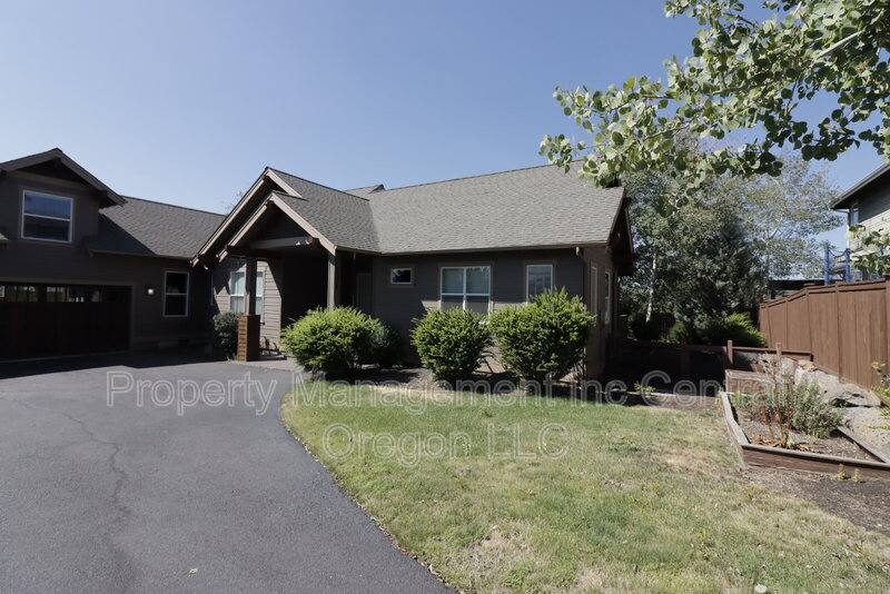 House for rent at 19411 W Campbell Rd, Bend, OR 97702