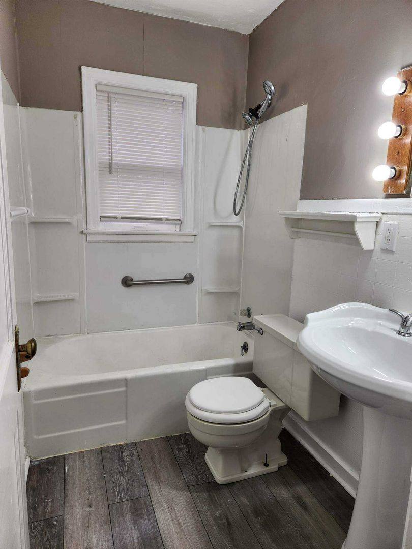Apartment for rent at 235 N Oakland Ave, Indianapolis, IN 46201