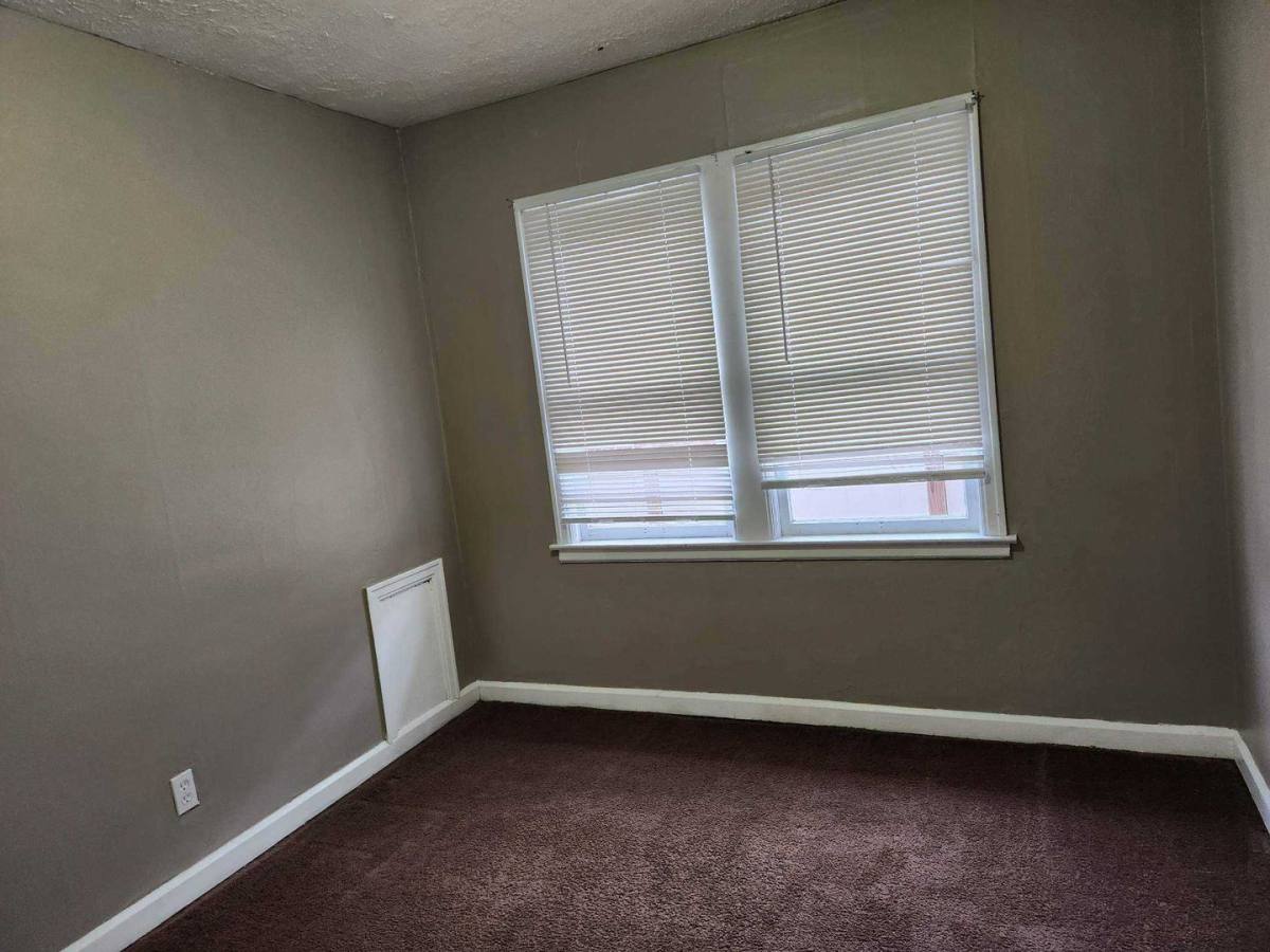 Apartment for rent at 235 N Oakland Ave, Indianapolis, IN 46201