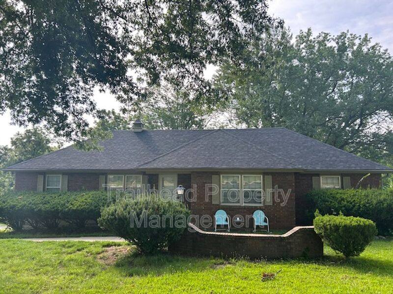 Townhouse for rent at 1745 N 78th St, Kansas City, KS 66112