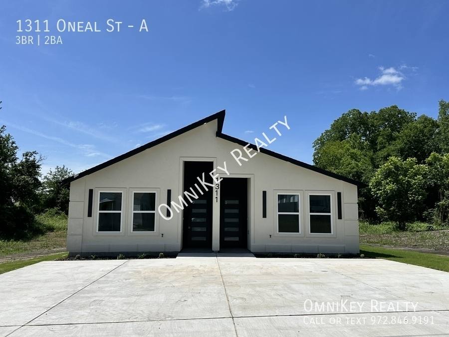 Apartment for rent at 1311 Oneal St, Commerce, TX 75428
