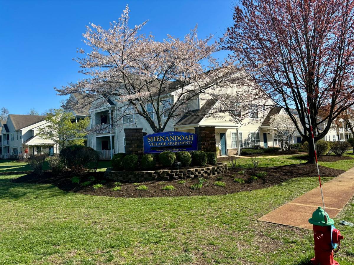 Apartment for rent at 100-223 Susan Dr, Lakewood, NJ 08701