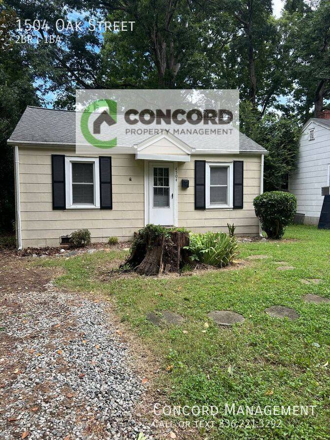 House for rent at 1504 Oak St, Greensboro, NC 27403