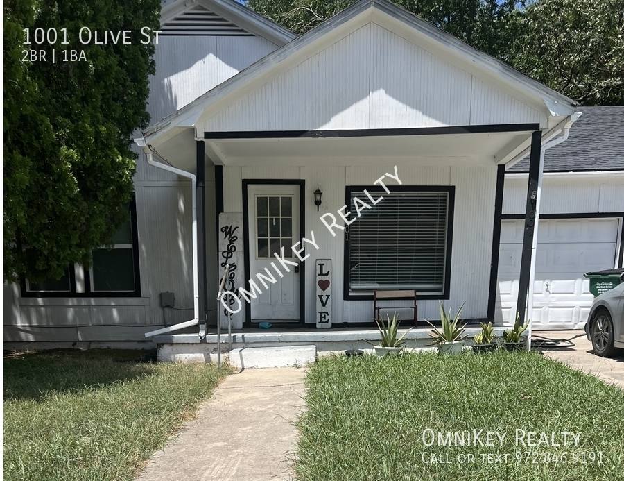 House for rent at 1001 Olive St, Gainesville, TX 76240