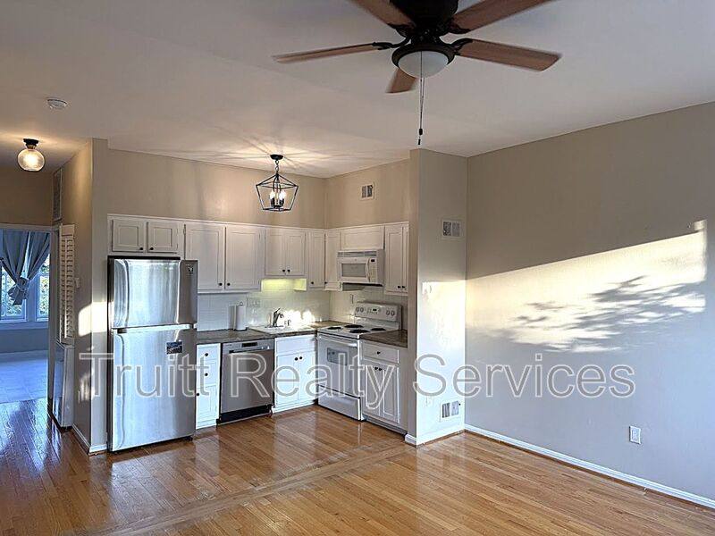 Apartment for rent at 437 2nd St SE #3B, Washington, DC 20003