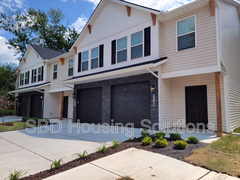 Townhouse for rent at 9051 E 85th Place, Kansas City, MO 64138