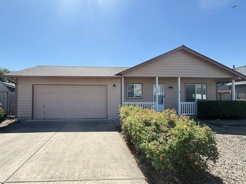 House for rent at 882 Smith St, Harrisburg, OR 97446