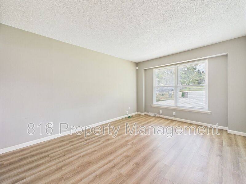 Apartment for rent at 11125-11127 E 84th Terrace, Kansas City, MO 64138