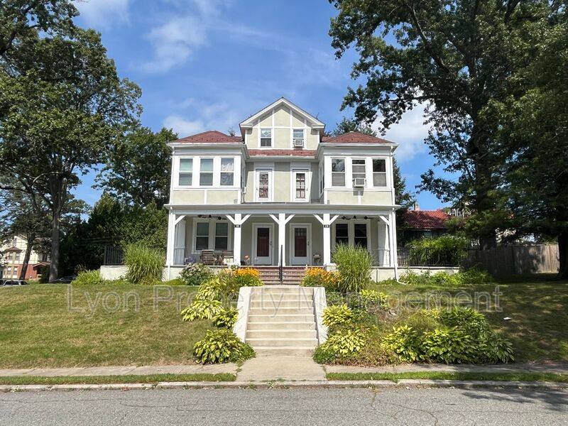 House for rent at 179 Oakley Rd, Woonsocket, RI 02895