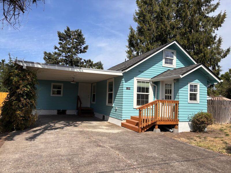 House for rent at 1394 8th St, Springfield, OR 97477