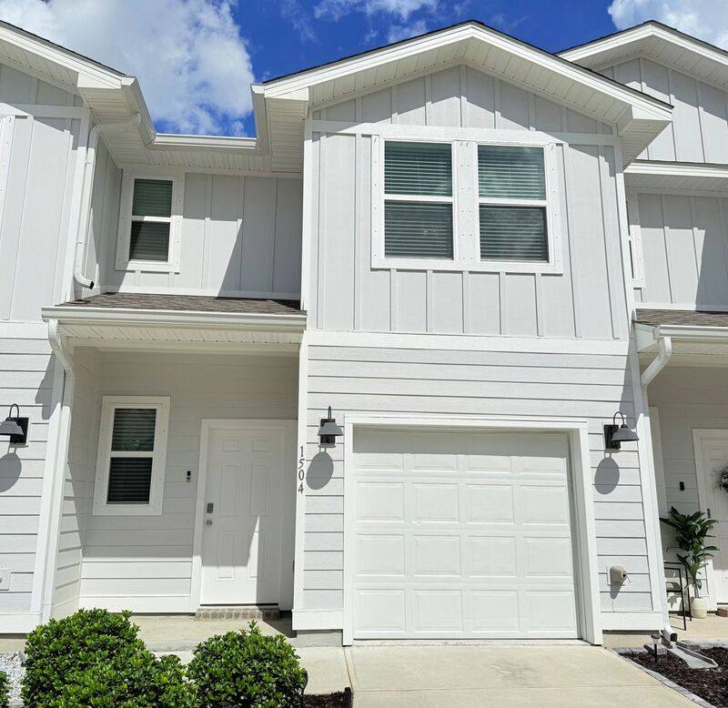 Townhouse for rent at 1504 Iroquois Court, Pensacola, FL 32534