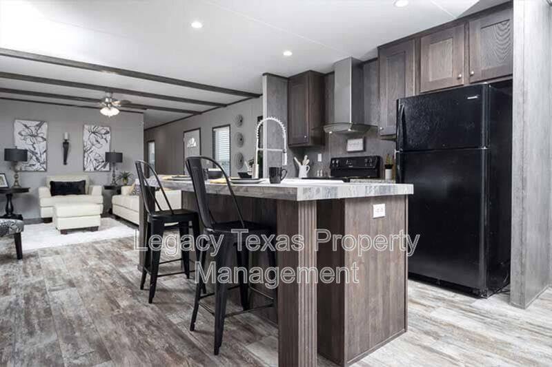 Apartment for rent at 800 N Old Betsy #7, Cleburne, TX 76031