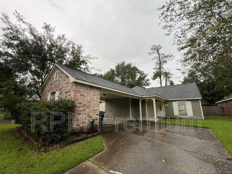 House for rent at 532 Fawn Lake Dr, Baton Rouge, LA 70816